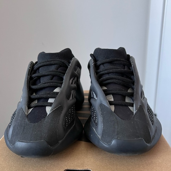 Yeezy 700 v3 Alvah - Picture 4 of 10